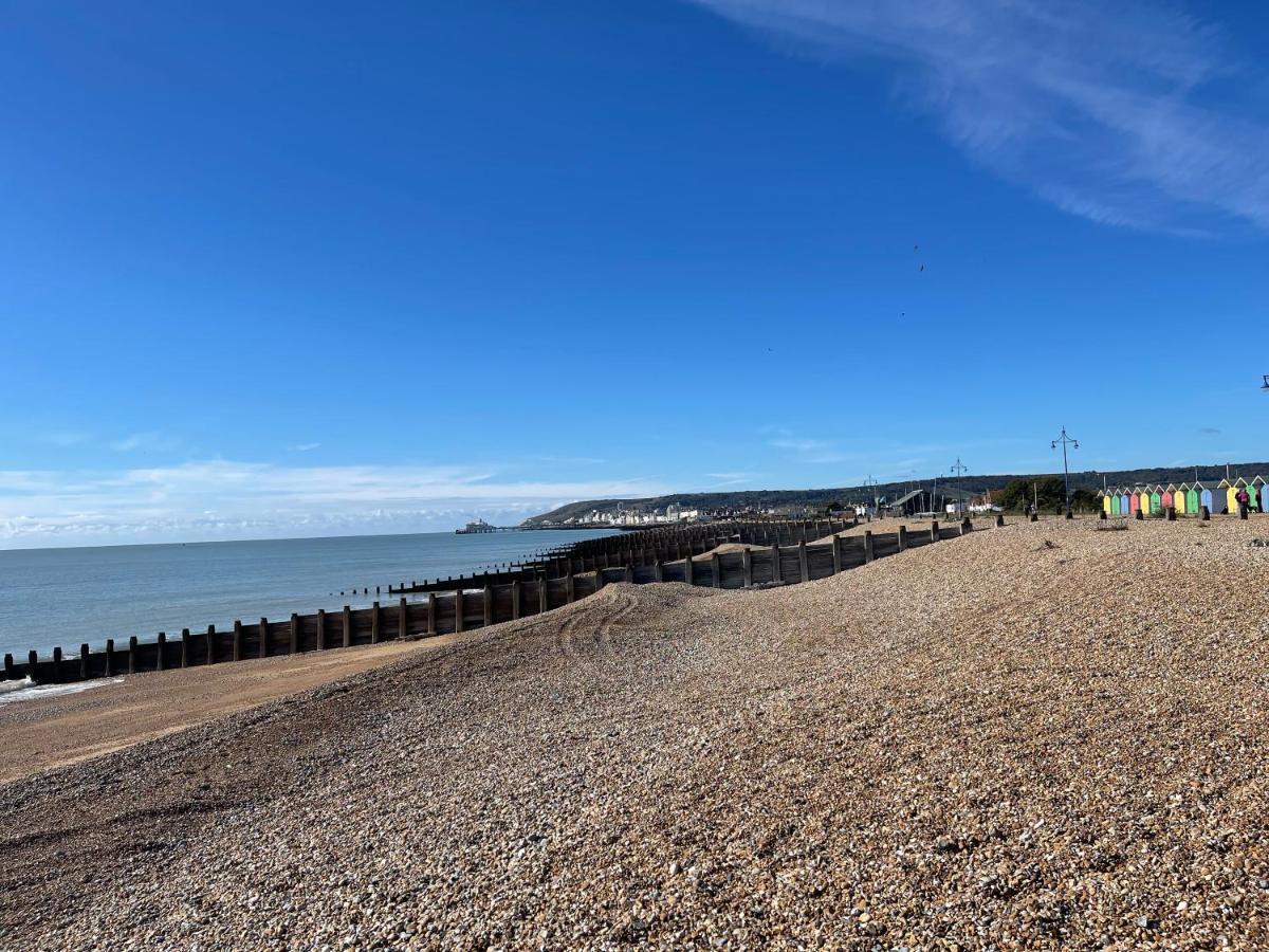 Impeccable 2-Bed Apartment In WTA Eastbourne Exterior foto